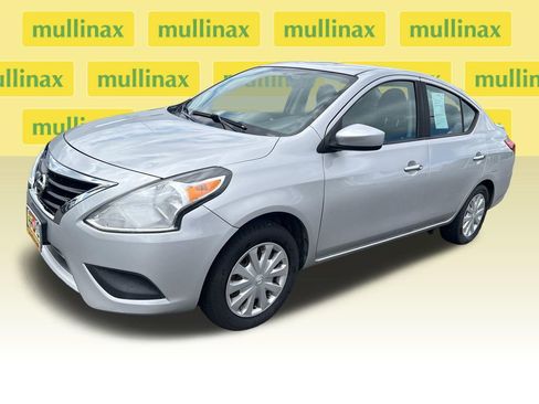 Used 2016 Nissan Versa SV FWD image 14