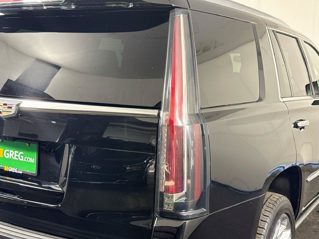 Used 2020 Cadillac Escalade Platinum AWD/4WD image 32