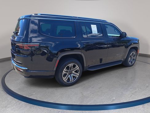 Used 2022 Jeep Wagoneer Series III AWD/4WD image 5