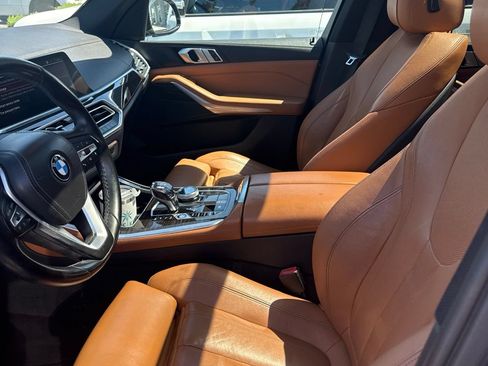 Used 2019 BMW X5 xDrive40i w/ Premium Package 2 AWD/4WD image 3