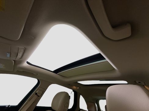 Used 2022 Mercedes-Benz GLC 300 w/ Premium Package Lite image 42