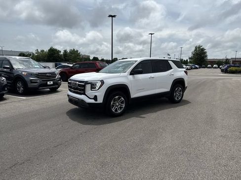Used 2026 GMC Terrain Elevation FWD image 2