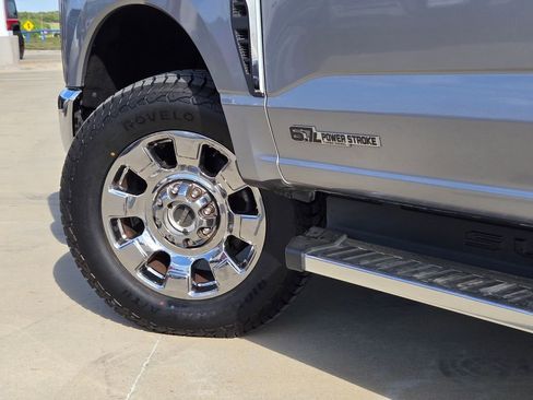 Used 2023 Ford F250 Lariat w/ Chrome Package image 31