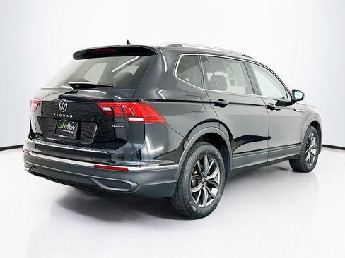 Used 2022 Volkswagen Tiguan SE image 9