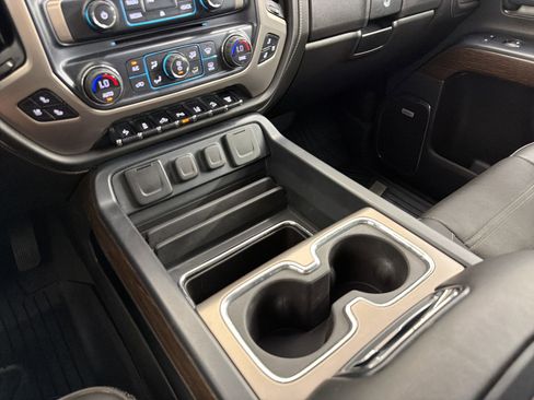 Used 2019 GMC Sierra 2500 Denali w/ Duramax Plus Package AWD/4WD image 26