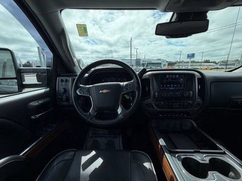 Used 2018 Chevrolet Silverado 2500 High Country w/ Duramax Plus Package AWD/4WD image 19