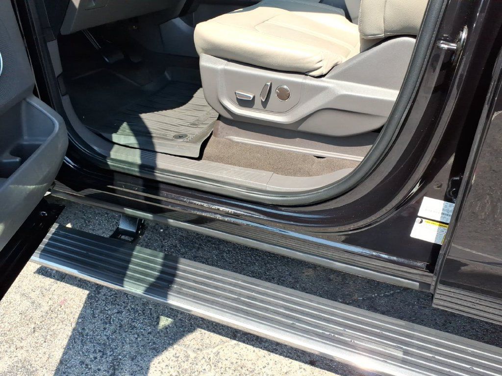 Used 2020 Ford Expedition Limited w/ Equipment Group 302A AWD/4WD image 16
