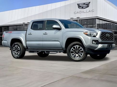 Used 2022 Toyota Tacoma TRD Sport w/ TRD Premium Sport Package AWD/4WD image 2