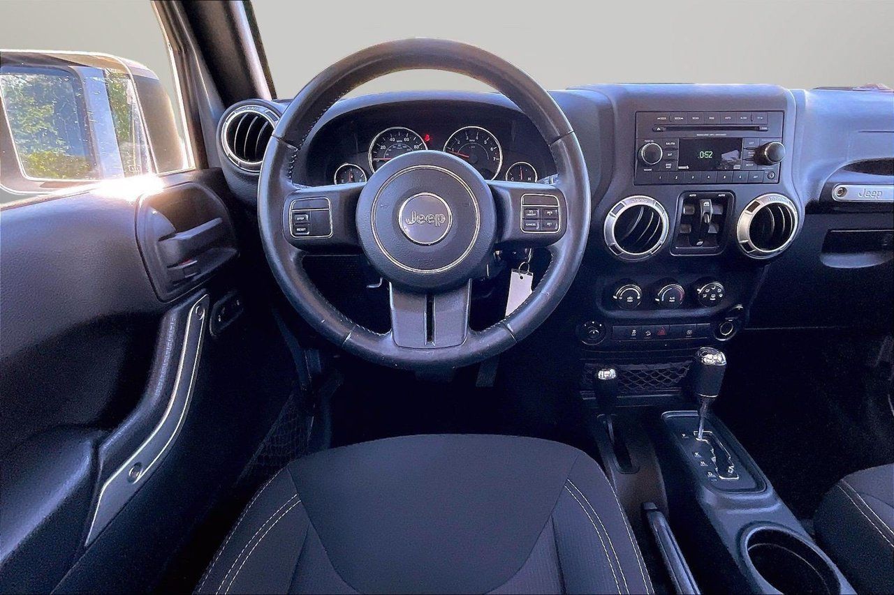 Certified 2018 Jeep Wrangler Unlimited Sahara AWD/4WD image 11