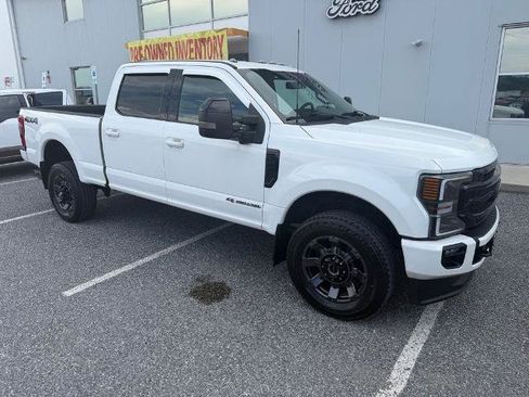 Certified 2022 Ford F250 Lariat w/ Black Appearance Package AWD/4WD image 2