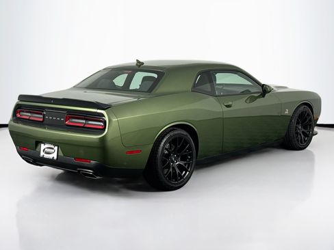 Used 2018 Dodge Challenger R/T Scat Pack w/ Dynamics Package RWD image 11