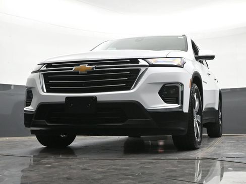 Certified 2023 Chevrolet Traverse LT w/ LT Premium Package AWD/4WD image 31