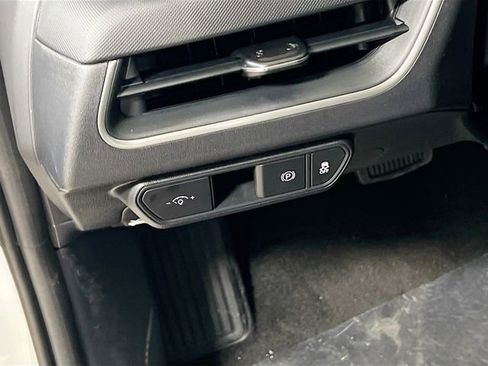 New 2025 Kia K4 LXS image 10