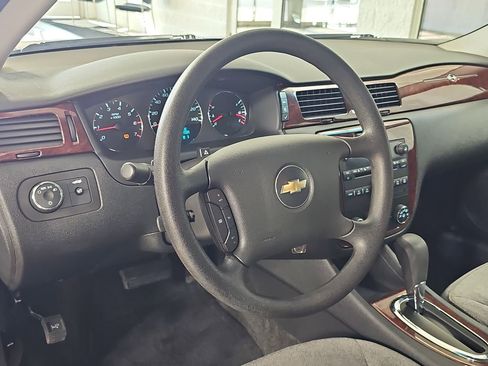 Used 2008 Chevrolet Impala LT FWD image 19