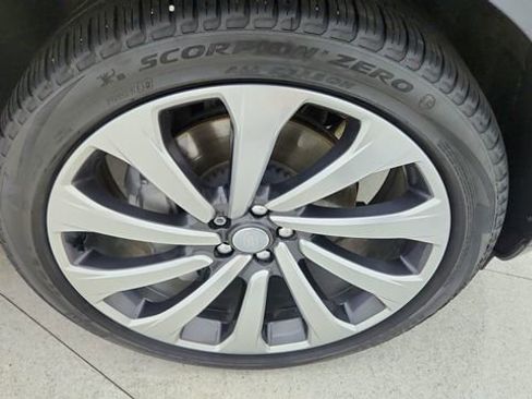 Used 2023 Land Rover Range Rover Long Wheelbase SE image 60