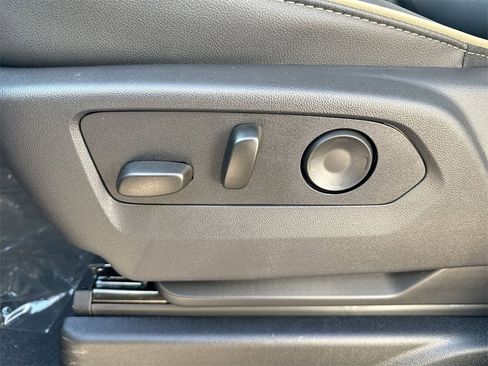 New 2026 Chevrolet Suburban Premier image 14