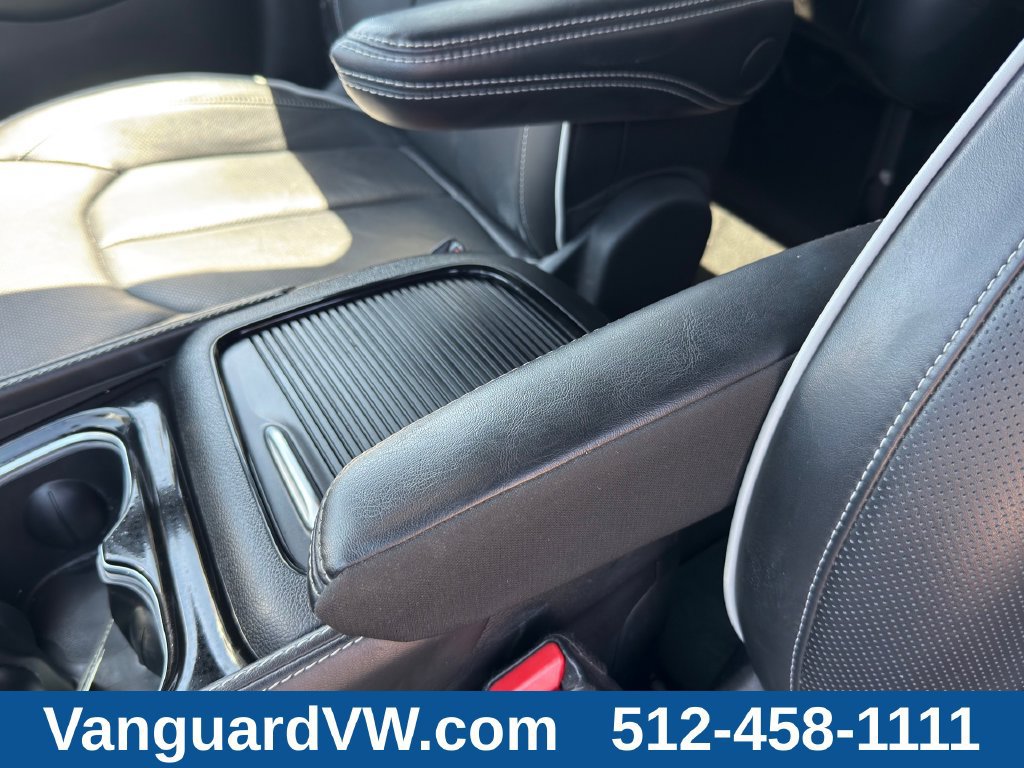 Used 2026 Chrysler Pacifica Limited FWD image 17