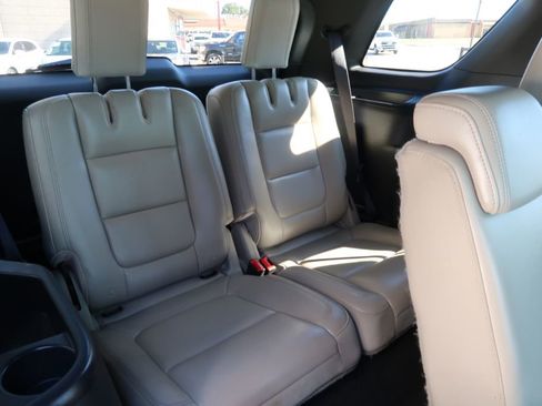 Used 2013 Ford Explorer 4WD w/ Class III Trailer Tow Pkg image 9