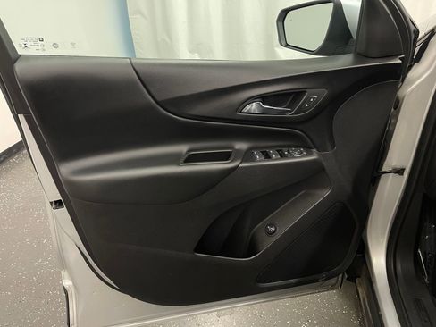 Used 2020 Chevrolet Equinox LT image 9