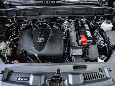 Used 2022 Toyota Highlander XSE image 19