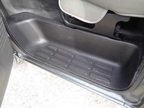 Used 2017 Chevrolet Express 2500 LS image 11