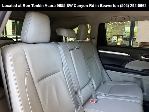 Used 2016 Toyota Highlander XLE AWD/4WD image 28