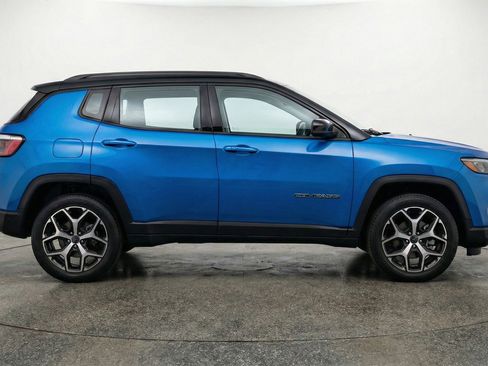 Used 2025 Jeep Compass Limited AWD/4WD image 11