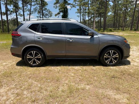 Used 2020 Nissan Rogue SV w/ Premium Package FWD image 6