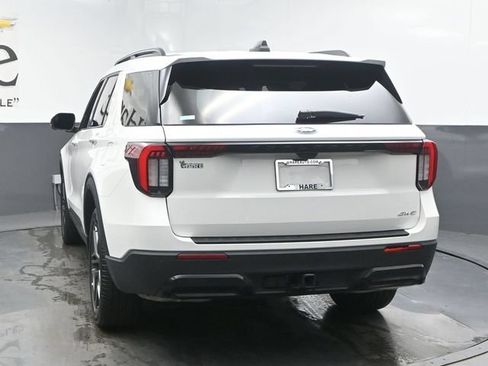 Used 2025 Ford Explorer ST-Line w/ ST-Line Street Pack AWD/4WD image 37