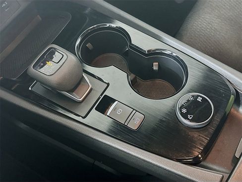 Used 2024 Nissan Rogue SV image 16