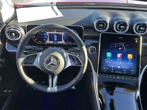 Used 2025 Mercedes-Benz GLC 350e 4MATIC image 30