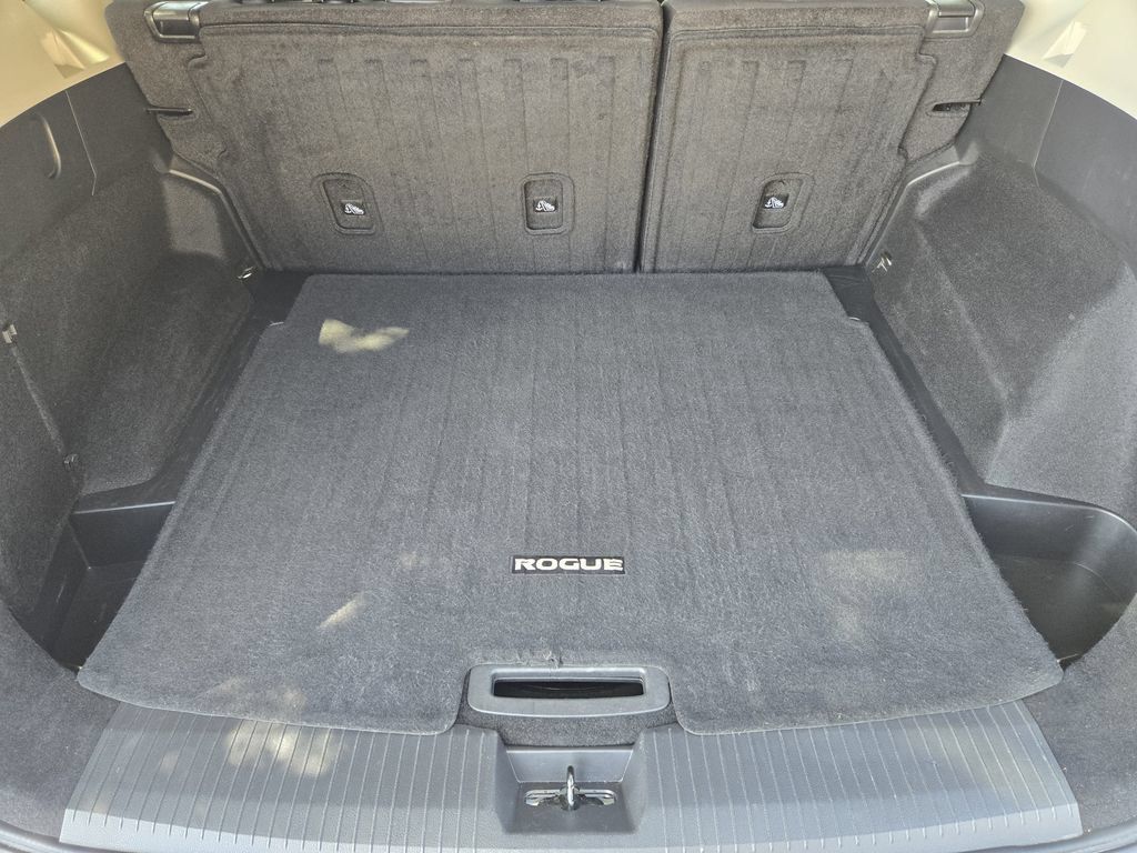 Used 2024 Nissan Rogue S FWD image 26