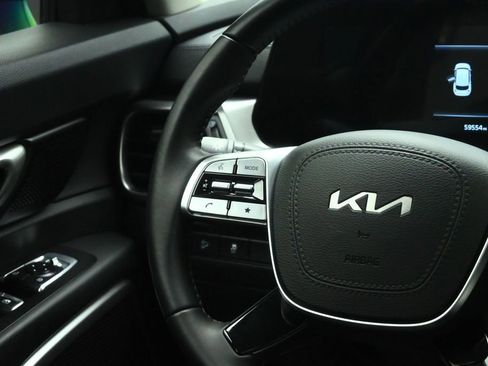 Certified 2024 Kia Telluride S w/ S Sunroof Package FWD image 42