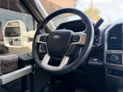 Used 2019 Ford F250 Lariat w/ Lariat Ultimate Package AWD/4WD image 25