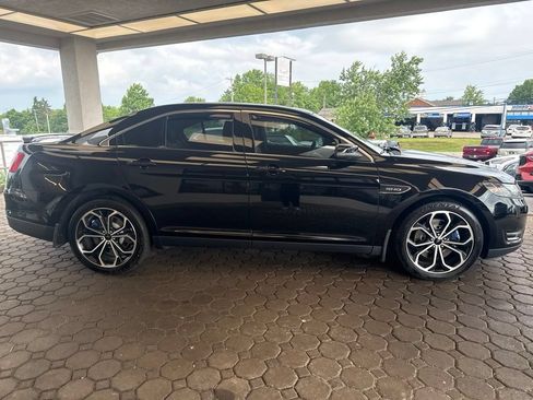 Used 2018 Ford Taurus SHO AWD/4WD image 5