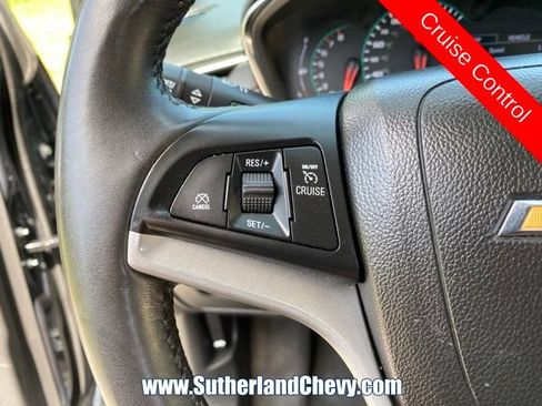 Used 2022 Chevrolet Trax LT w/ Premium Seat Package AWD/4WD image 19