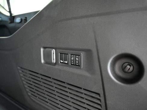 New 2026 GMC Yukon XL AT4 image 33