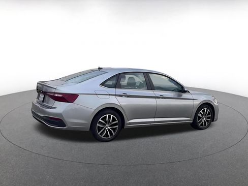 Used 2025 Volkswagen Jetta SE image 14