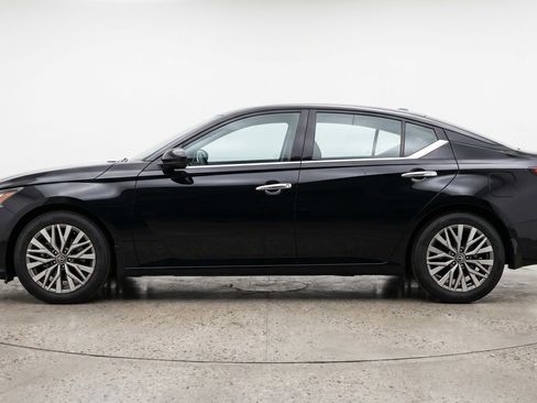Used 2025 Nissan Altima 2.5 SV FWD image 5