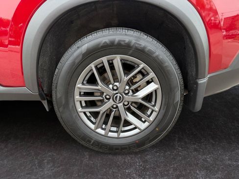 Used 2023 Nissan Rogue S AWD/4WD image 15