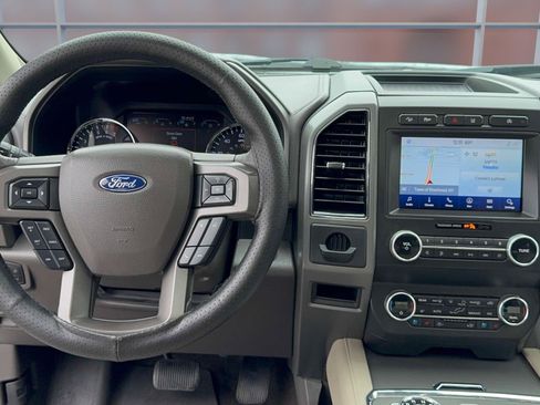 Used 2020 Ford Expedition XLT w/ Equipment Group 202A AWD/4WD image 11