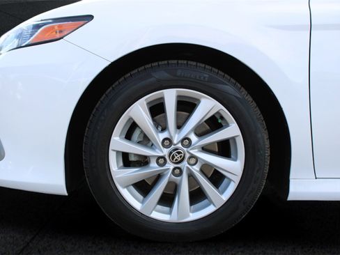 Used 2022 Toyota Camry LE image 22