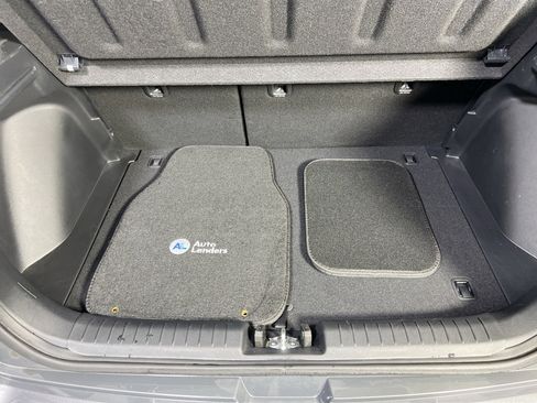 Used 2023 Hyundai Venue SEL image 24