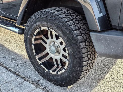 Used 2010 Jeep Wrangler Unlimited Sahara w/ Dual Top Group image 13