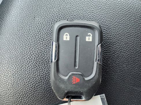 Used 2023 GMC Acadia SLE image 41