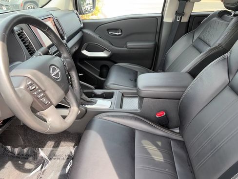 Certified 2024 Nissan Frontier SL w/ Technology Package RWD image 8