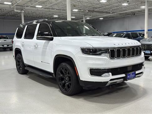 Used 2024 Jeep Wagoneer Series III image 2
