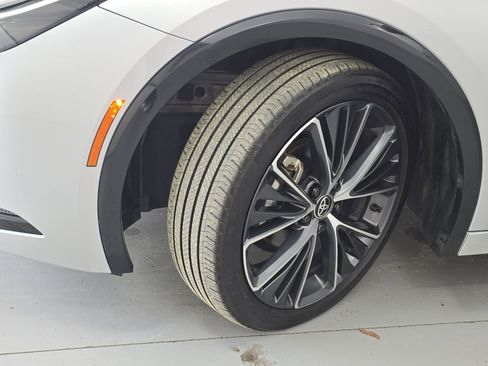 Used 2024 Toyota Prius Limited image 32