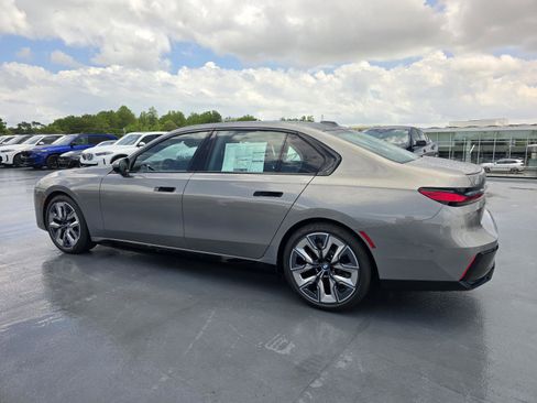 New 2026 BMW i7 xDrive60 w/ Premium Package AWD/4WD image 28
