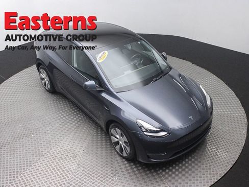 Used 2021 Tesla Model Y Long Range AWD/4WD image 3